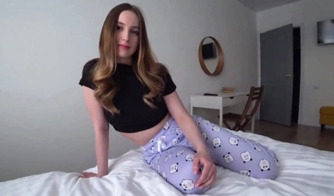 Парень бросил сестру, она в слезах просит брата: «Трахни меня жестко в пизду!»